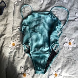 Jolyn Suit--> 28 In near perfect condition